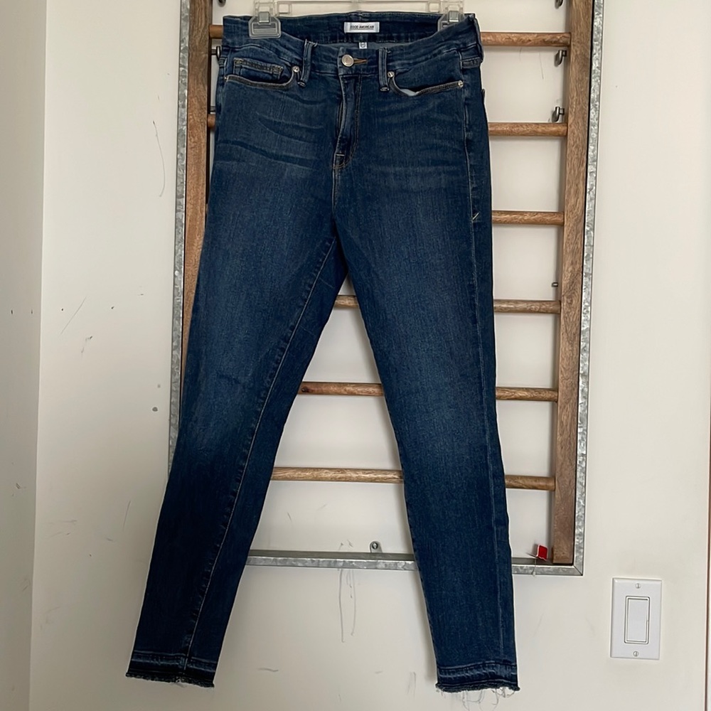 Good American- size 4/27 - High Rise straight leg - "good legs"
